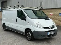 Used Vauxhall Vivaro 115 HP (84 kW) 2014 White MPV