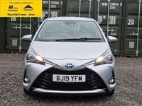 Used Toyota Yaris Hybrid 100 HP (73 kW) 2019 Silver Hatchback