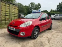 Used Renault Clio II 2011 Red Hatchback