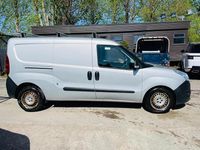 Second-hand Vauxhall Combo 105 CP (77 kW) 2018 Argintiu Monovolum
