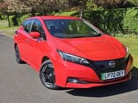 Begagnad Nissan Leaf Acenta 110 kW (150 HK) 2022 Röd Halvkombi