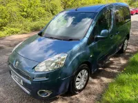 Used Peugeot Partner Tepee S 92 HP (67 kW) 2015 Blue MPV