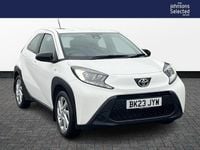 Used Toyota Aygo X PURE 72 HP (52 kW) 2023 White SUV