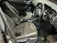 Usado VW Golf VII Edition 150 HP (110 kW) 2020 Cinzento Carrinha