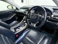 Used Lexus IS300h 223 HP (164 kW) 2013 White Sedan
