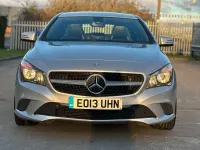 Usado Mercedes CLA220 170 CV (125 kW) 2013 Plateado Berlina