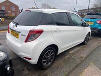 Used Toyota Yaris Edition 69 HP (50 kW) 2013 White Hatchback