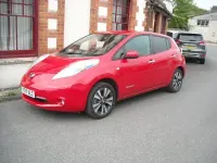 Used Nissan Leaf Tekna 80 kW (109 HP) 2017 Red Hatchback