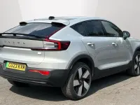 Usado Volvo C40 Ultimate 169 kW (231 HP) 2023 Prateado SUV