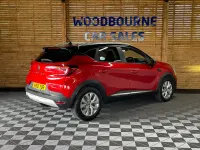Used Renault Captur Iconic 2021 Red/black SUV