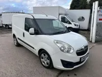 Usado Vauxhall Combo Sportive 2016 Blanco Monovolumen