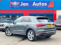 Begagnad Audi Q3 S-Line 2021 Grå SUV