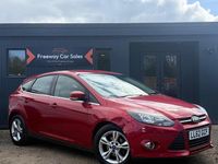 Używany Ford Focus Zetec 125 KM (91 kW) 2012 Czerwony Hatchback