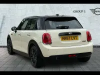 Used Mini Cooper Hatch 134 HP (98 kW) 2017 White Hatchback
