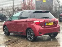 Used Toyota Yaris 100 HP (73 kW) 2017 Red Hatchback