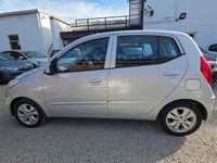Used Hyundai i10 Active 83 HP (61 kW) 2014 Silver Hatchback