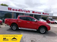 Used Mitsubishi L200 178 HP (130 kW) 2017 Red Pickup