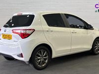 Used Toyota Yaris Hybrid 100 HP (73 kW) 2020 White Hatchback
