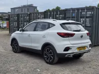 Usado MG ZS Exclusive 111 CV (81 kW) 2021 Blanco SUV