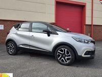 Usado Renault Captur Iconic 90 HP (66 kW) 2018 Prateado SUV