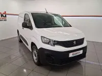 Begagnad Peugeot Partner Premium 131 HK (96 kW) 2024 Vit Minibuss
