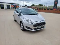 Usado Ford Fiesta Zetec 80 HP (58 kW) 2013 Prateado Citadino