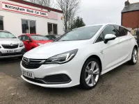 Used Vauxhall Astra SRi 150 HP (110 kW) 2017 White Hatchback
