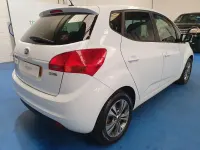 Used Kia Venga 125 HP (91 kW) 2016 White Hatchback