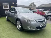 Second-hand Vauxhall Astra 115 CP (84 kW) 2009 Argintiu Hatchback
