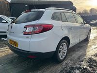 Used Renault Mégane GrandTour LIMITED 110 HP (80 kW) 2016 White Estate