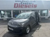 Begagnad Citroën Berlingo 100 HK (73 kW) 2024 Grå Minibuss