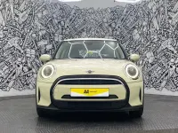 Used Mini Cooper Classic 136 HP (100 kW) 2021 White Hatchback