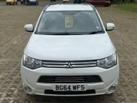 Używany Mitsubishi Outlander P-HEV 200 KM (147 kW) 2014 Biały SUV