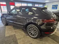 Used Porsche Macan 258 HP (189 kW) 2017 Black SUV