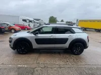 Used Citroën C4 Cactus Flair 98 HP (72 kW) 2017 Silver Hatchback