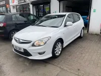 Used Hyundai i30 Comfort 108 HP (79 kW) 2011 White Hatchback