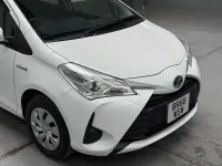 Used Toyota Yaris Hybrid 100 HP (73 kW) 2018 White Hatchback