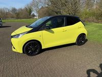 Used Toyota Aygo X-cite 68 HP (50 kW) 2016 Yellow Hatchback