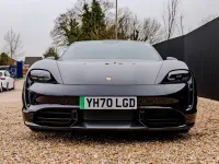 Usado Porsche Taycan Performance Package 500 kW (680 CV) 2020 Negro Berlina