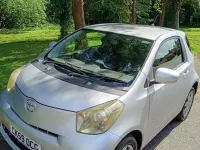 Usado Toyota iQ 68 HP (50 kW) 2009 Prateado Citadino