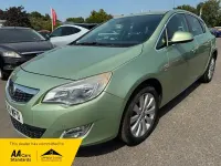 Used Vauxhall Astra Elite 113 HP (83 kW) 2011 Green Hatchback