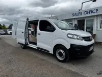 Używany Vauxhall Vivaro 100 KM (73 kW) 2023 Biały Minivan