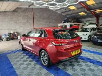 Used Hyundai i30 SE 140 HP (102 kW) 2017 Red Hatchback