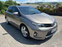 Used Toyota Auris 132 HP (97 kW) 2013 Bronze Hatchback