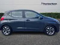 Gebraucht Hyundai i10 Advanced 63 PS (46 kW) 2024 Grau Kleinwagen