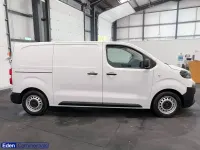 Used Peugeot e-Expert 100 kW (136 HP) 2024 White Van