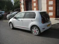 Used VW up! Beats 60 HP (44 kW) 2017 Silver Hatchback