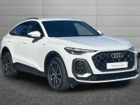 Used Audi Q5 Sportback Advanced 201 HP (147 kW) 2025 Glacier white SUV