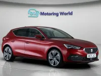 Begagnad Seat Leon XCELLENCE Lux 204 HK (150 kW) 2021 Röd Halvkombi