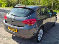 Second-hand Vauxhall Astra 2011 Gri Hatchback